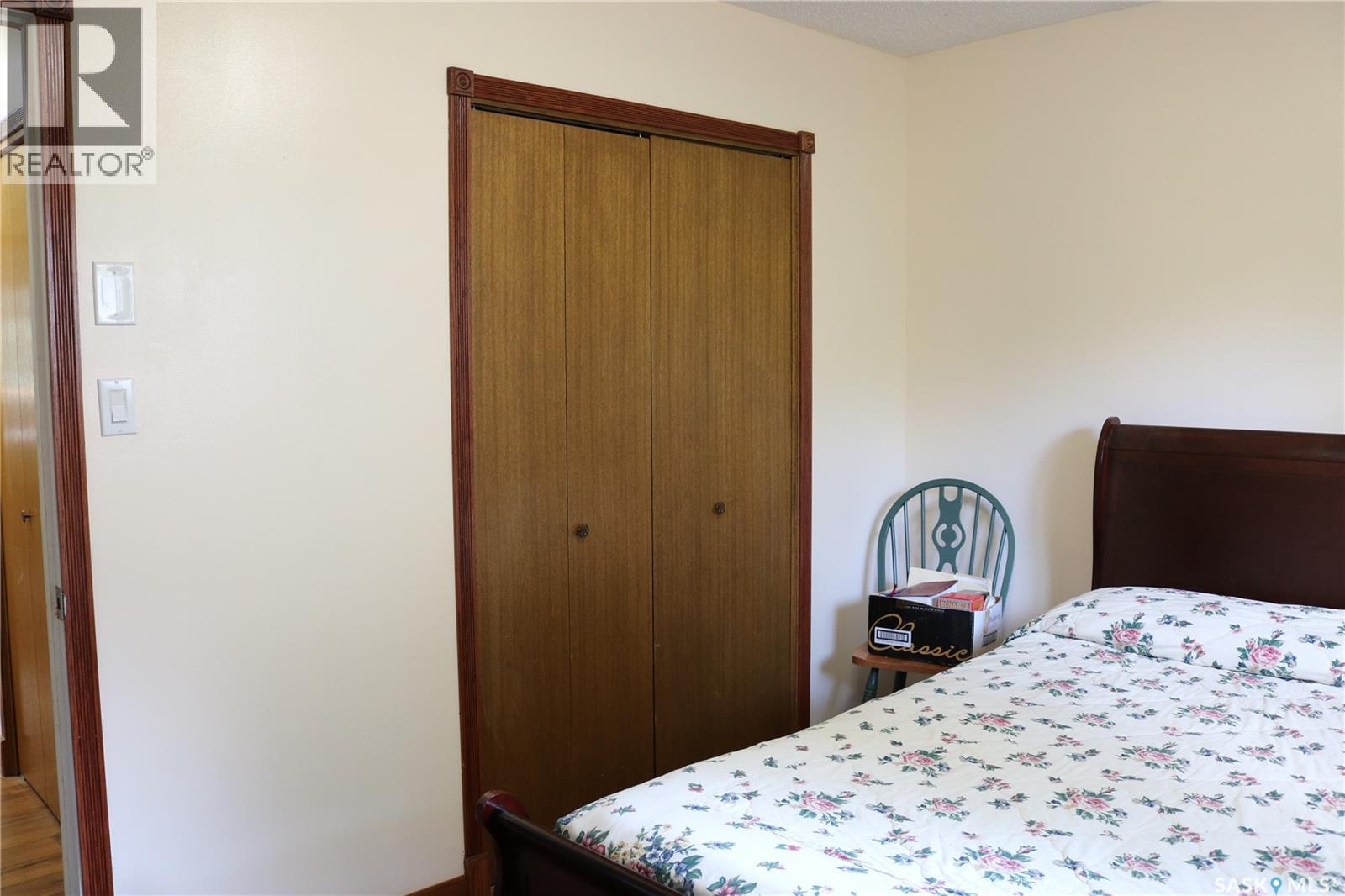 211 Pipestone AVENUE - 34