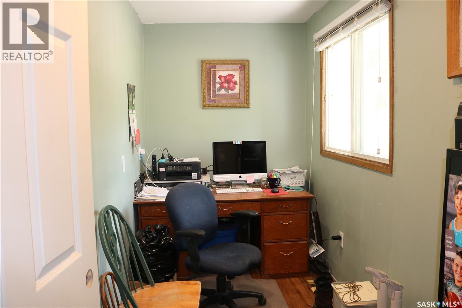 211 Pipestone AVENUE - 17