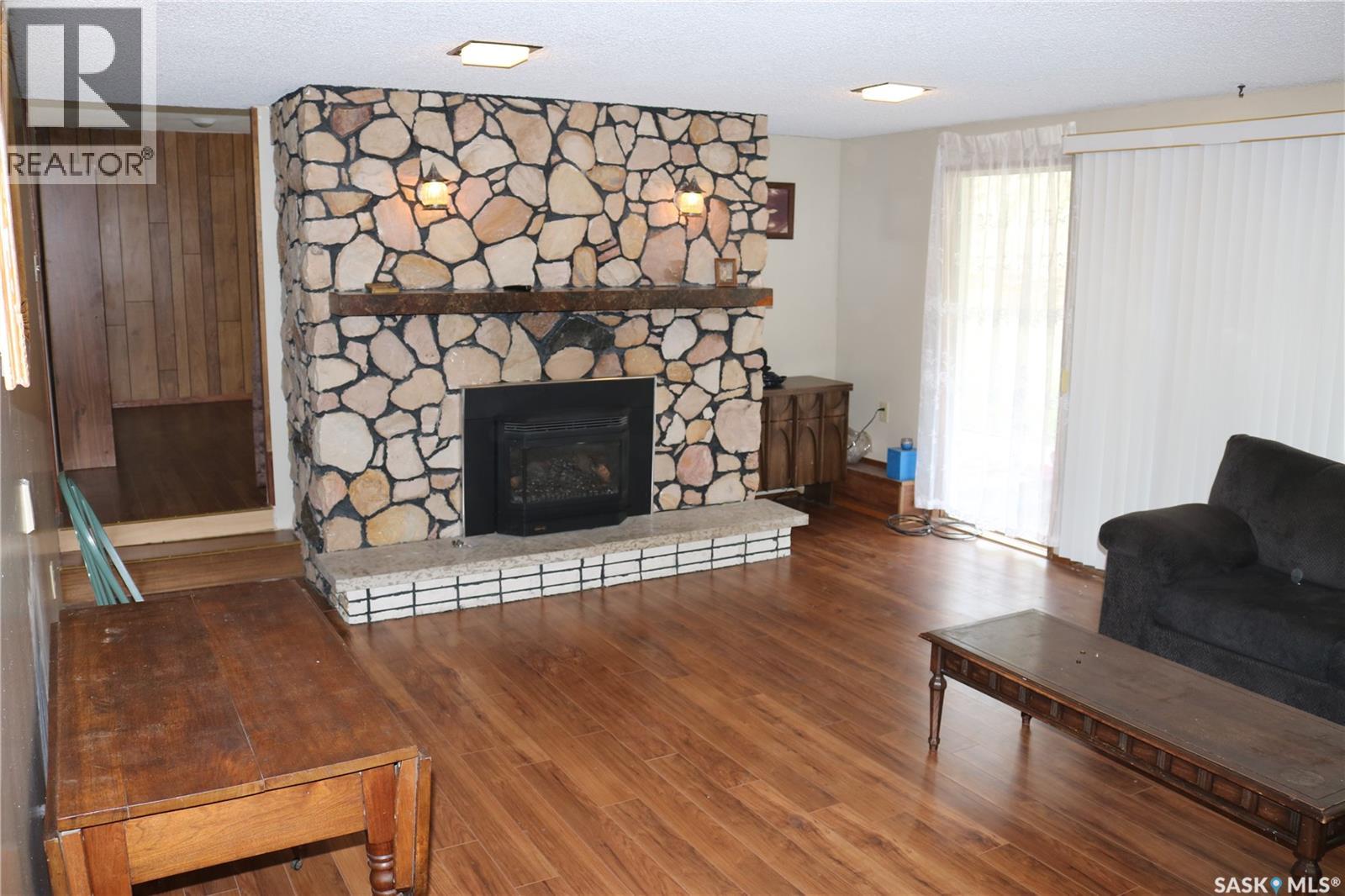 211 Pipestone AVENUE - 38