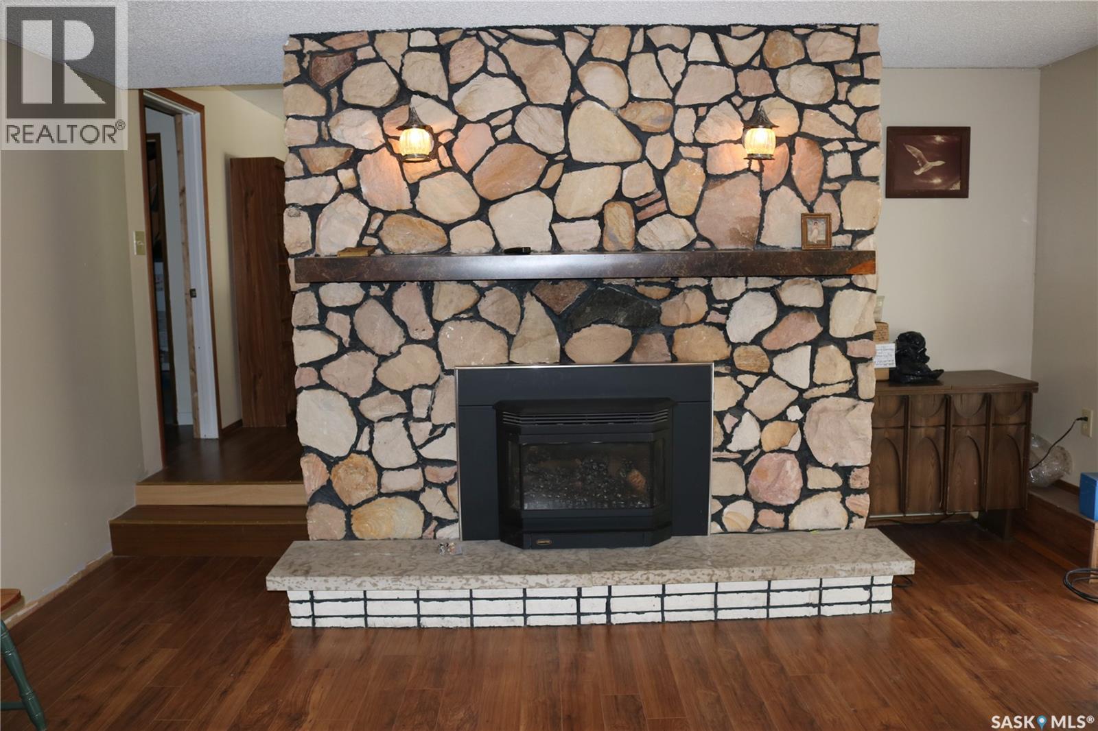 211 Pipestone AVENUE - 41