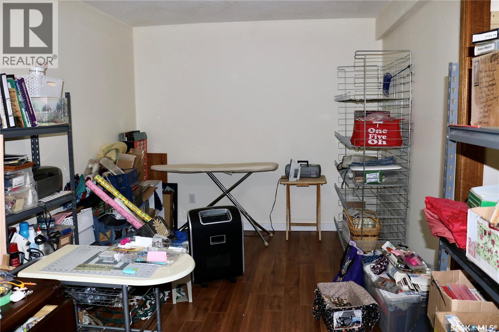 211 Pipestone AVENUE - 50