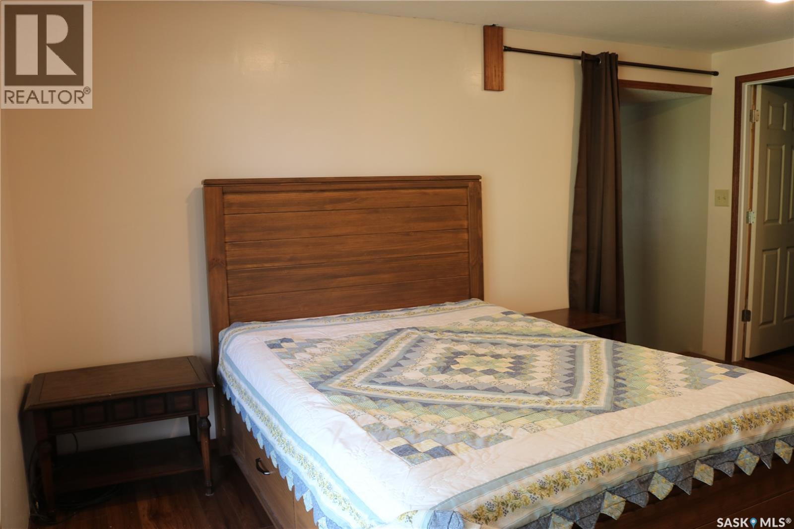 211 Pipestone AVENUE - 43