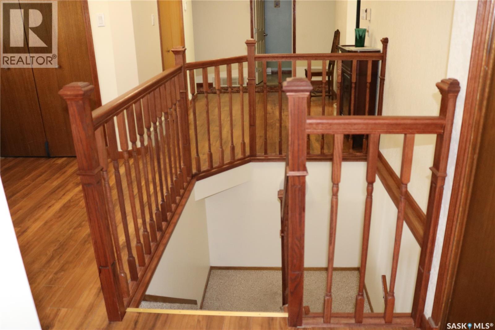 211 Pipestone AVENUE - 36