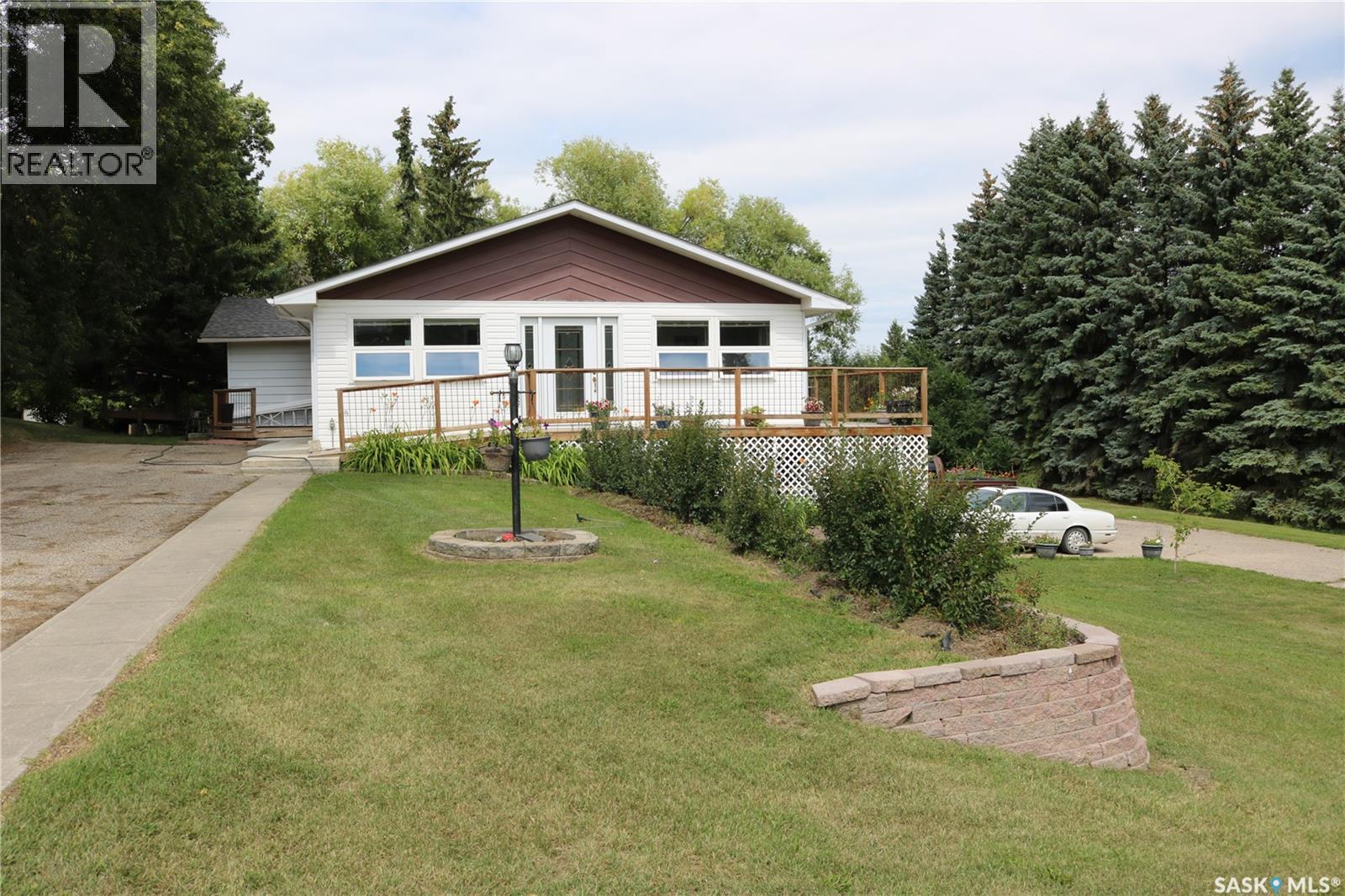211 Pipestone AVENUE - 56