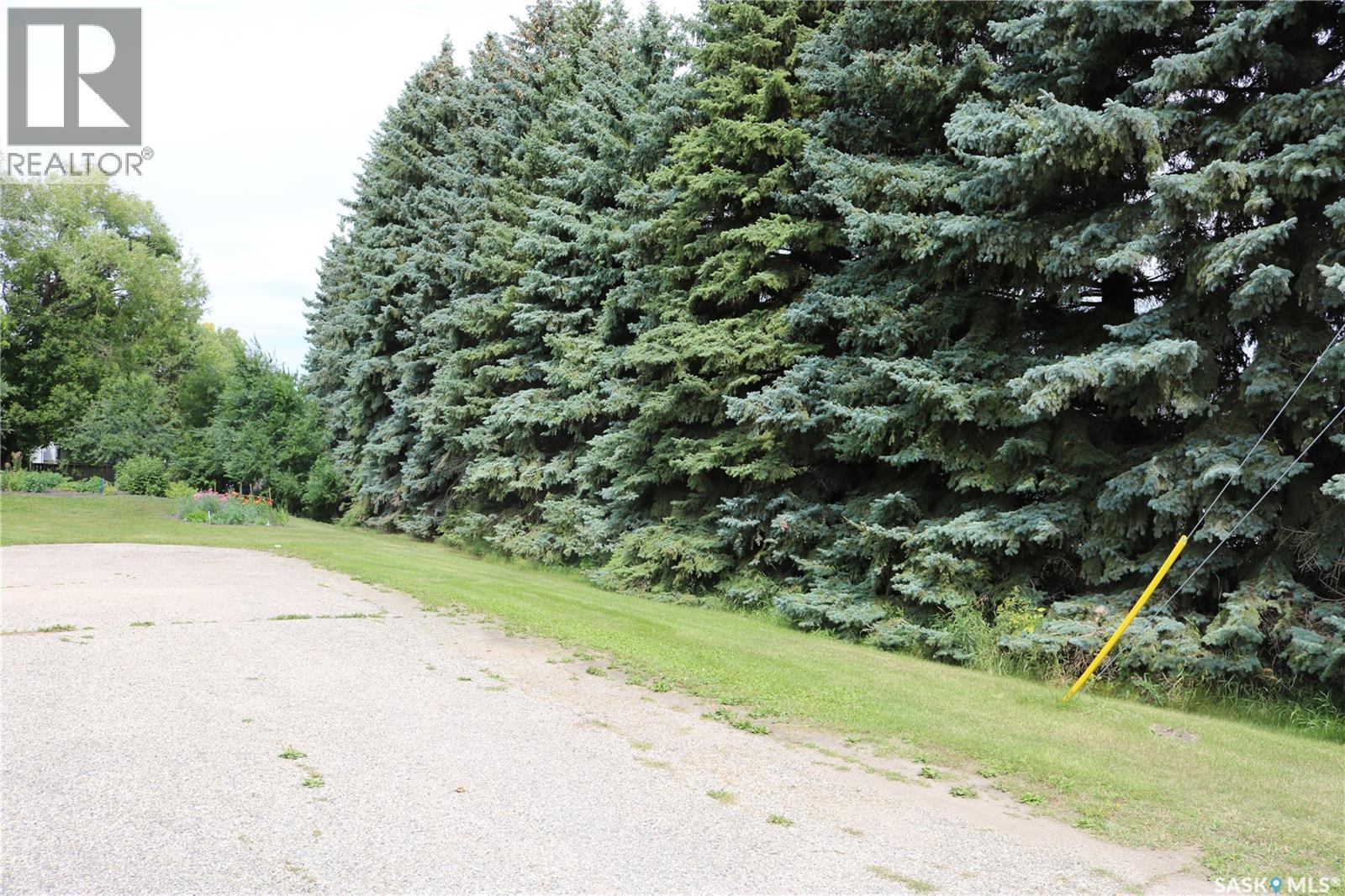 211 Pipestone AVENUE - 66