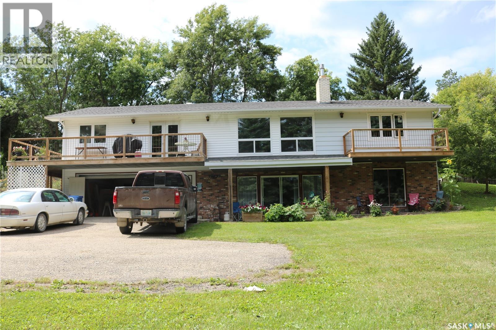 211 Pipestone AVENUE - 67
