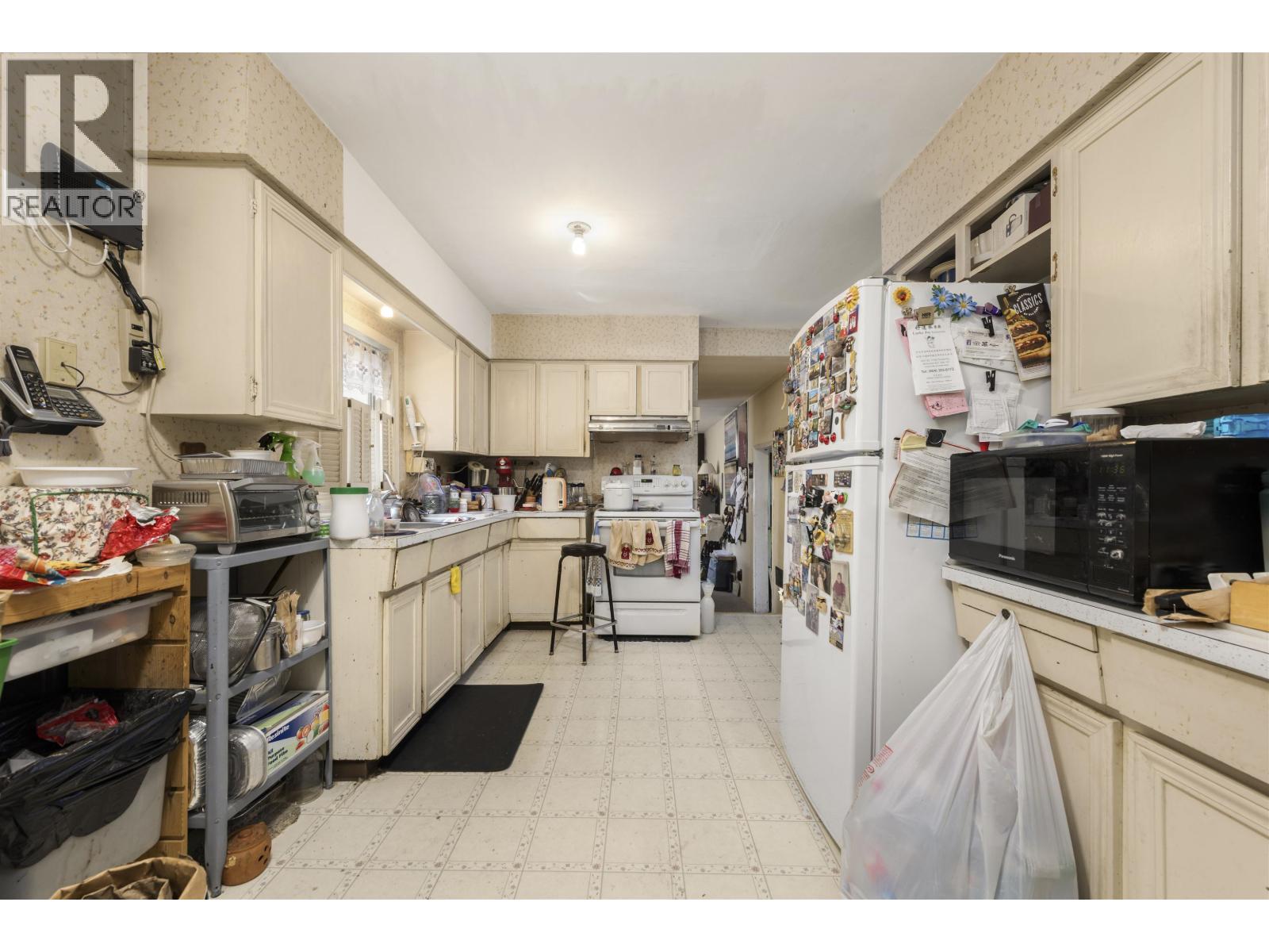 4 Bed, 2 Bath House for Sale in Richmond – 11620 WILLIAMS ROAD, Richmond - Image 13