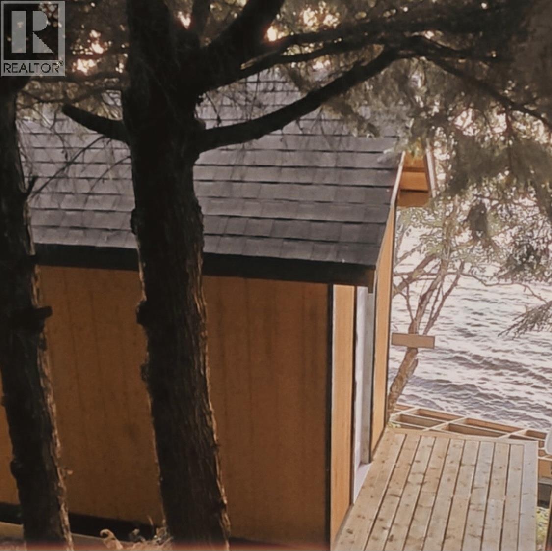 2862 SQUIRREL POINT Road, Terrace
