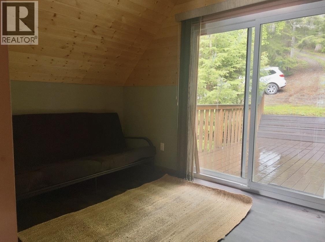 2862 SQUIRREL POINT Road, Terrace