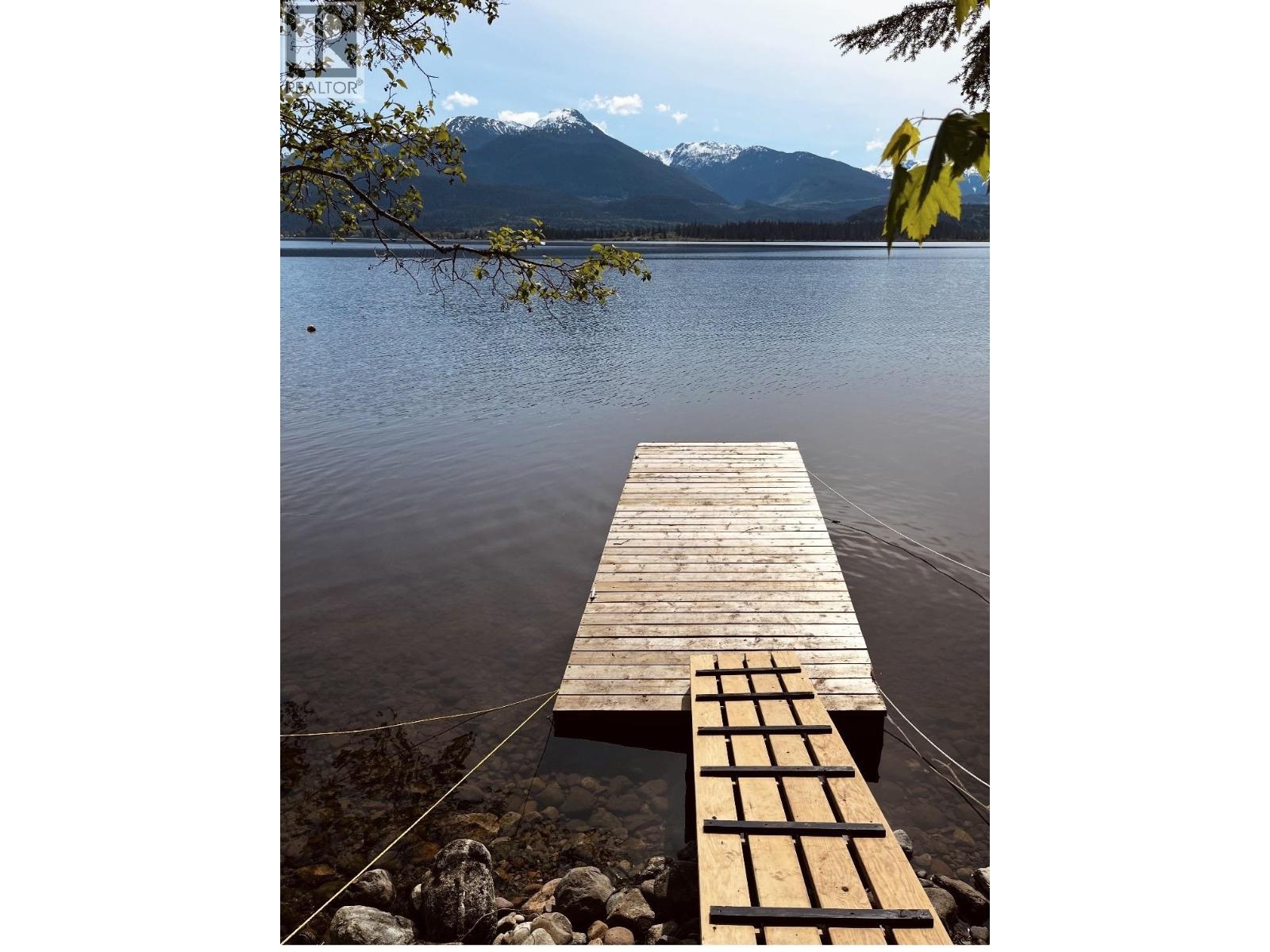 2862 SQUIRREL POINT Road, Terrace