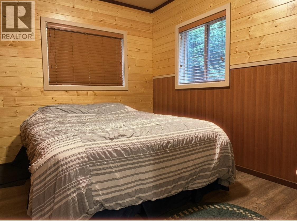 2862 SQUIRREL POINT Road, Terrace
