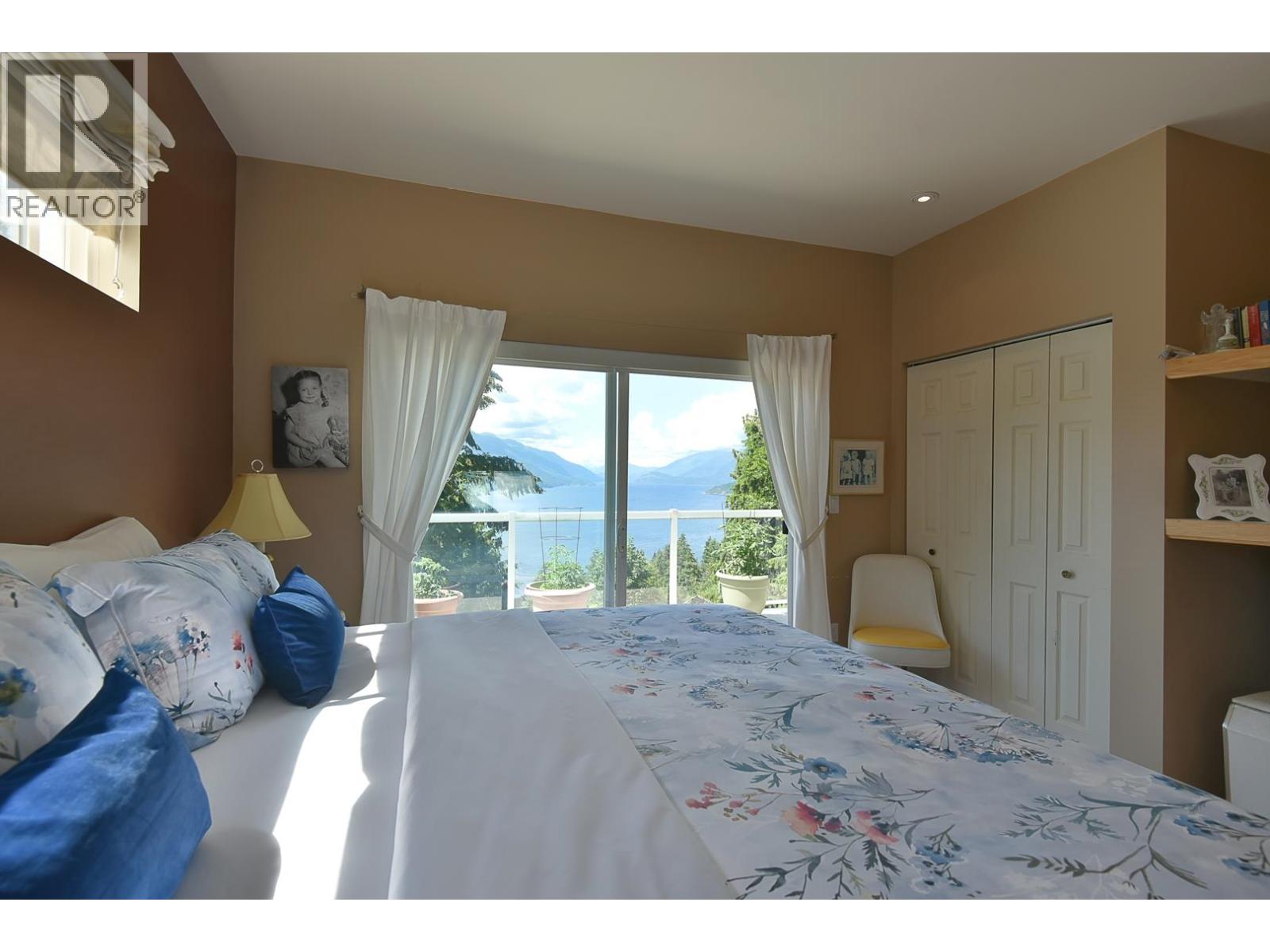 5870 SKOOKUMCHUK ROAD, Sechelt