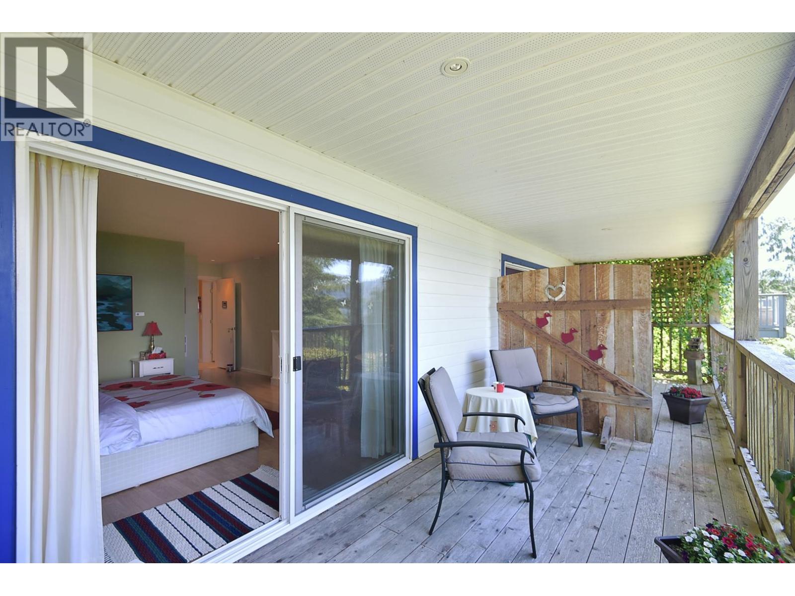5870 SKOOKUMCHUK ROAD, Sechelt