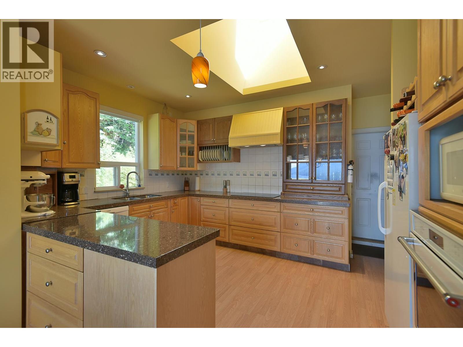 5870 SKOOKUMCHUK ROAD, Sechelt