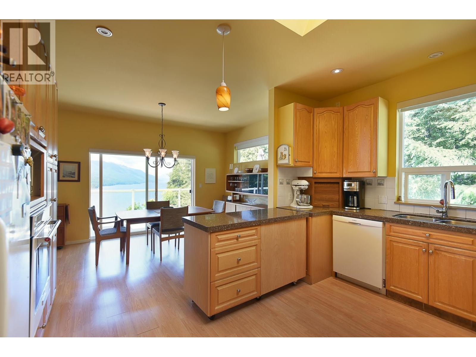5870 SKOOKUMCHUK ROAD, Sechelt