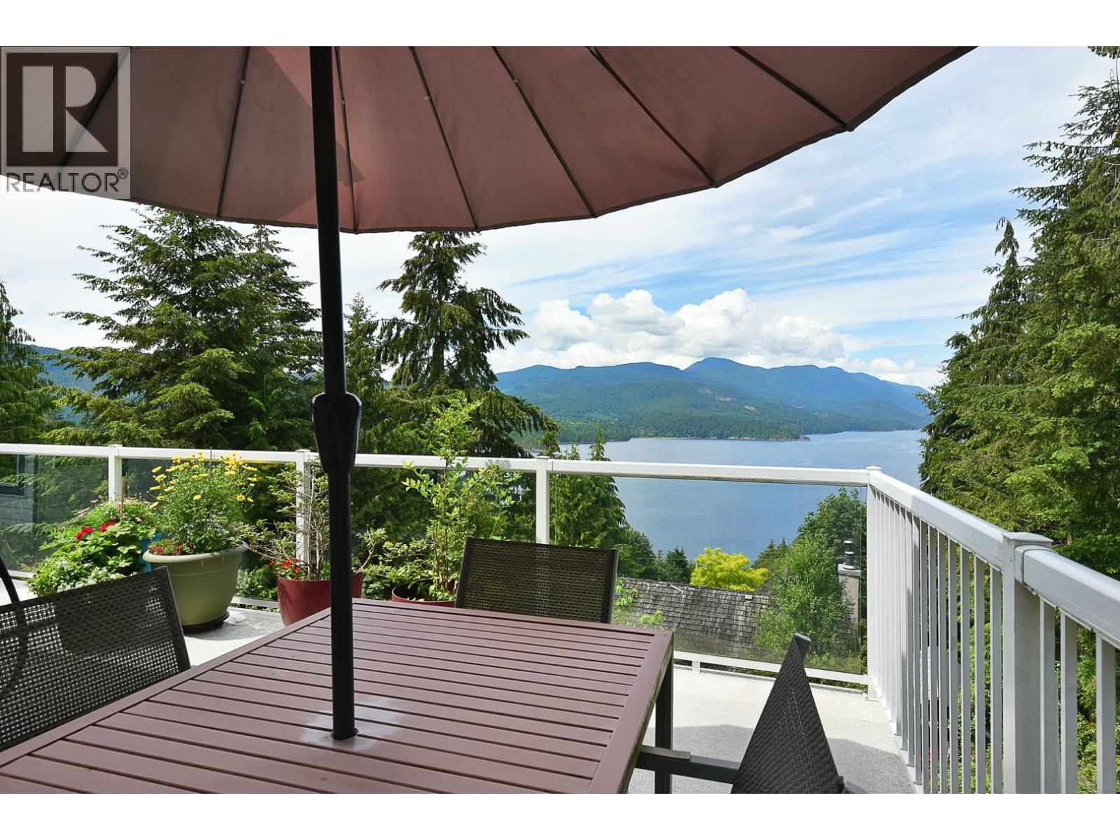 5870 SKOOKUMCHUK ROAD, Sechelt
