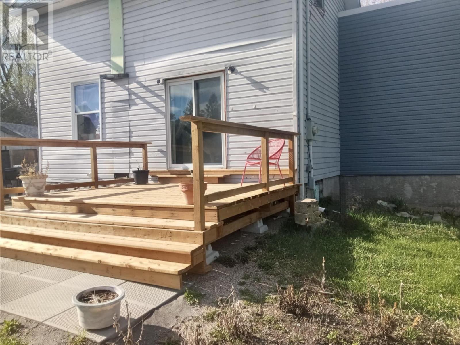 32 Martin AVE - 23