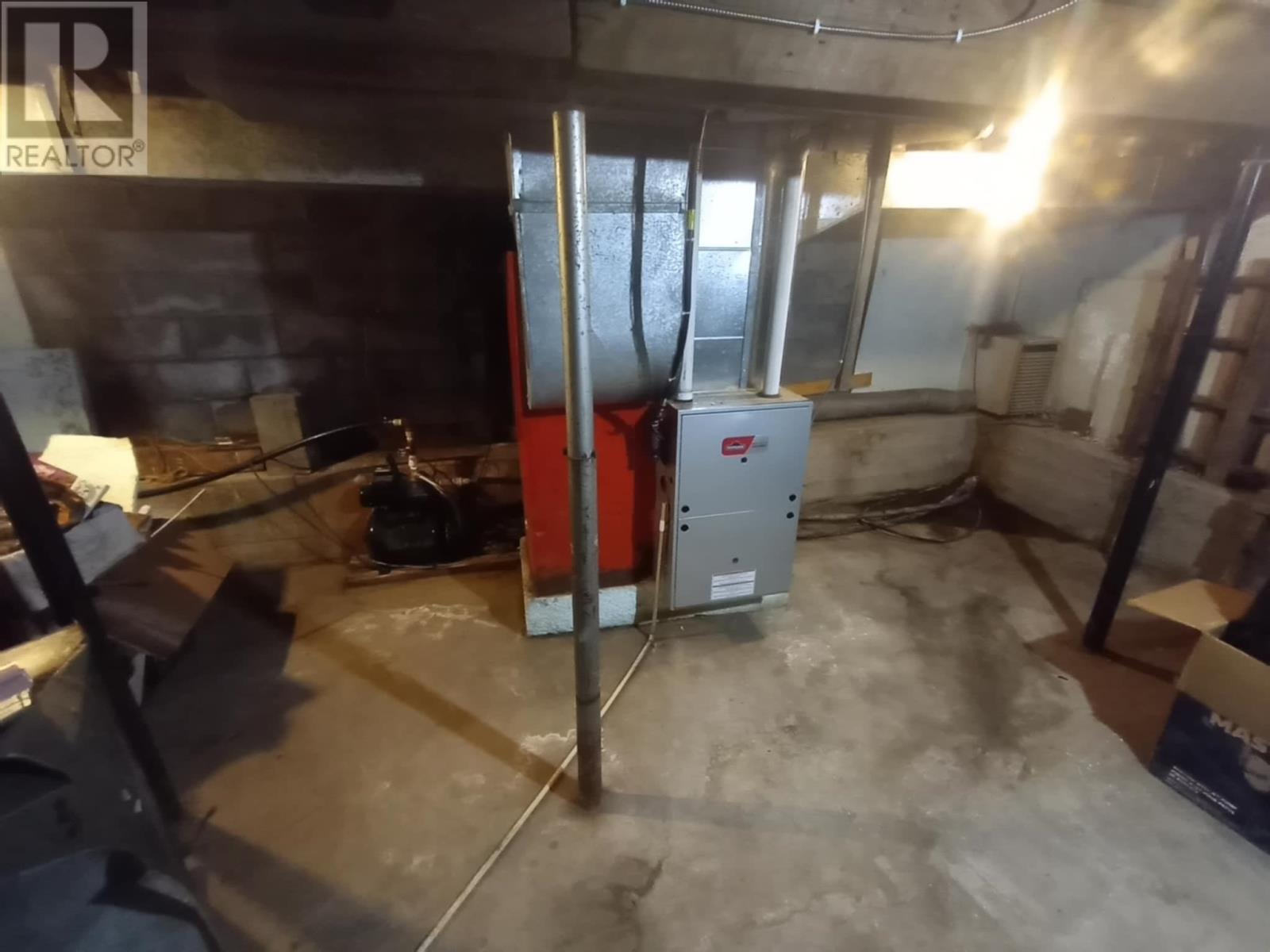 32 Martin AVE - 16
