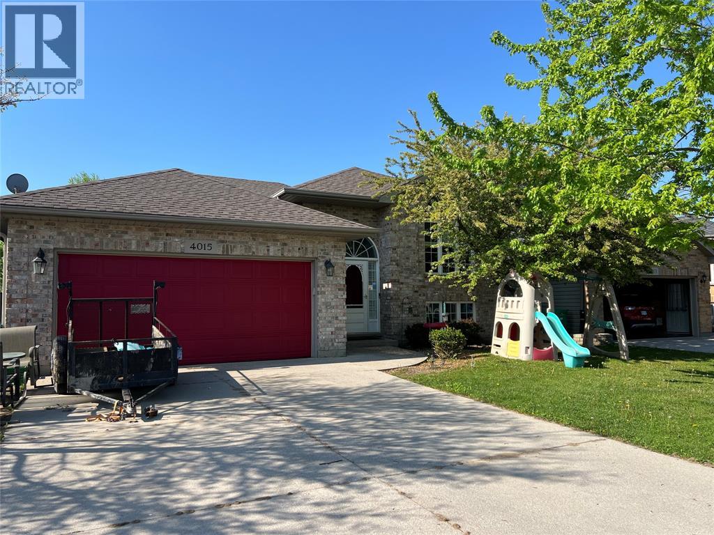 4015 Applewood DRIVE - 2