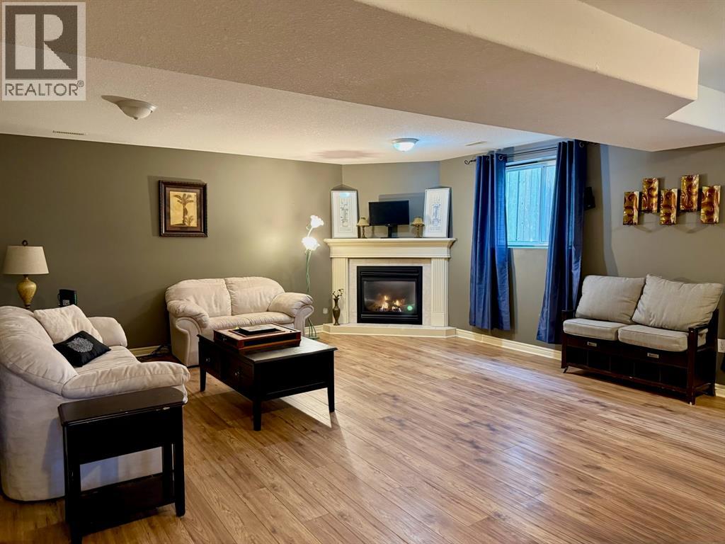 4015 Applewood DRIVE - 21