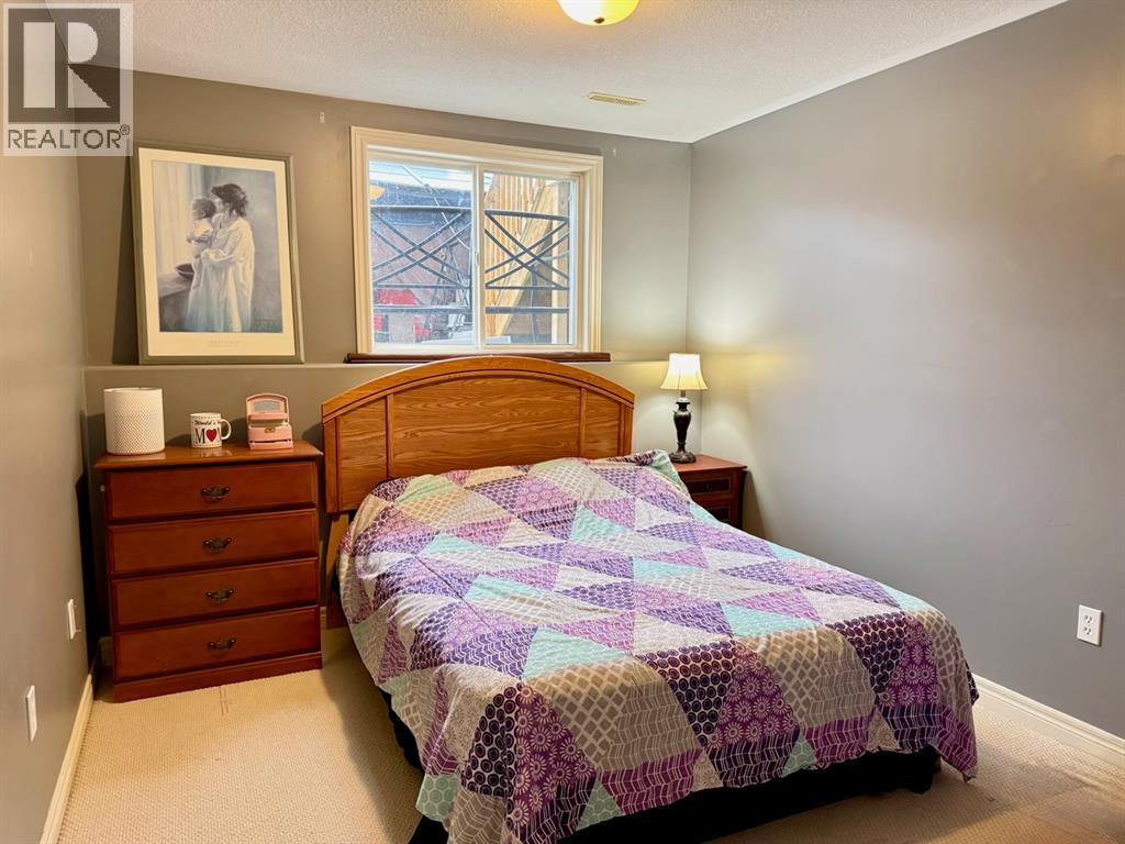 4015 Applewood DRIVE - 23