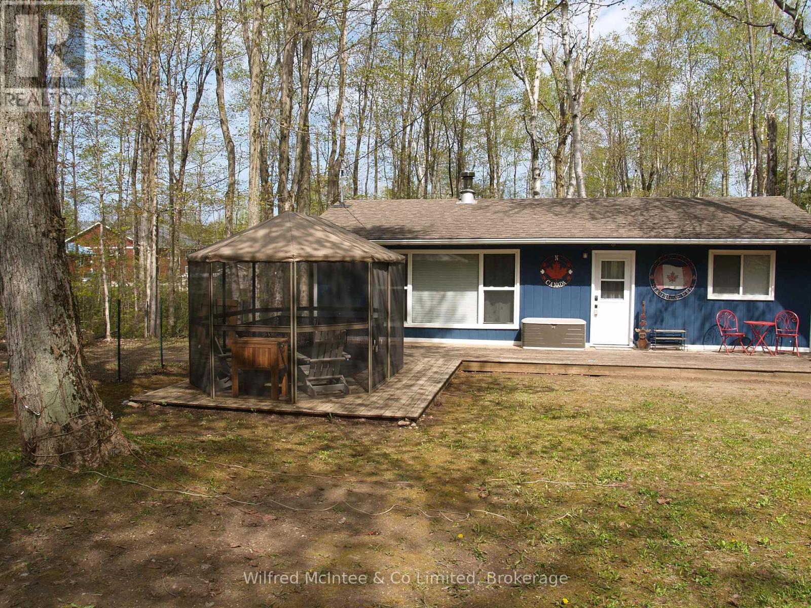199 THOMPSON AVENUE - Image 2