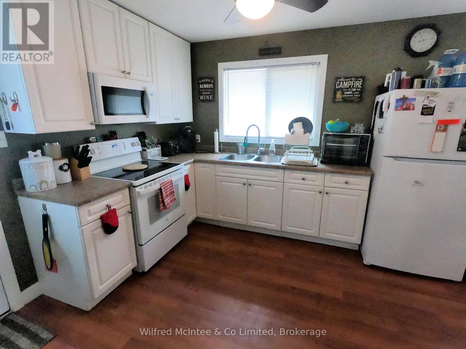 199 THOMPSON AVENUE - 8