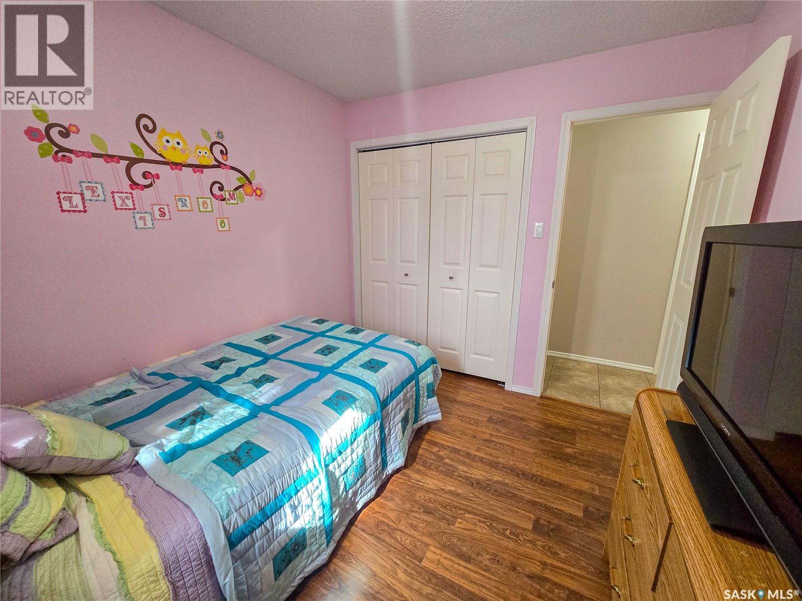 15 Mackenzie DRIVE - 13
