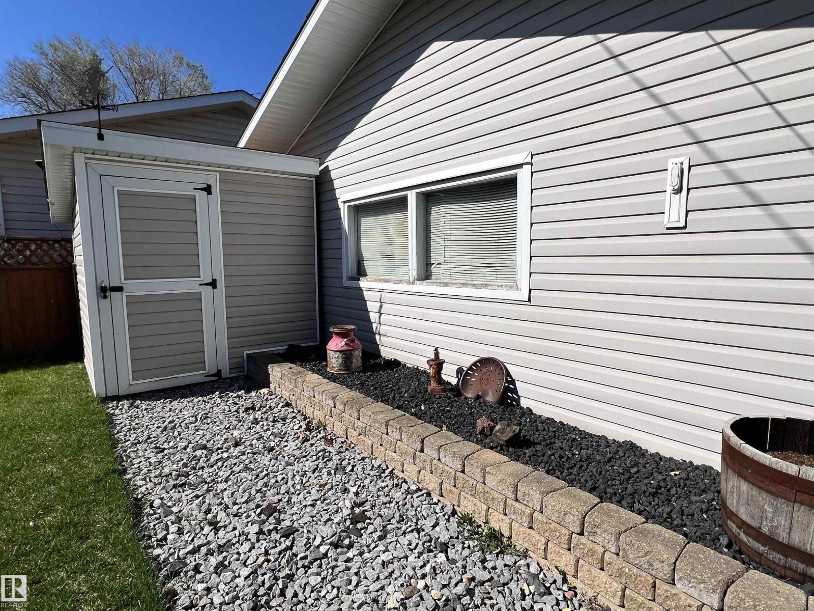 5120 48 ST - 40