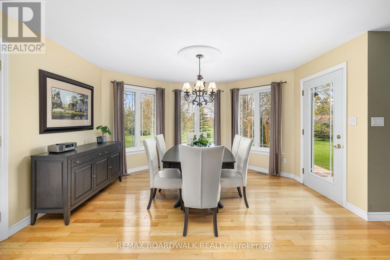 127 MACPHERSON WAY - 20
