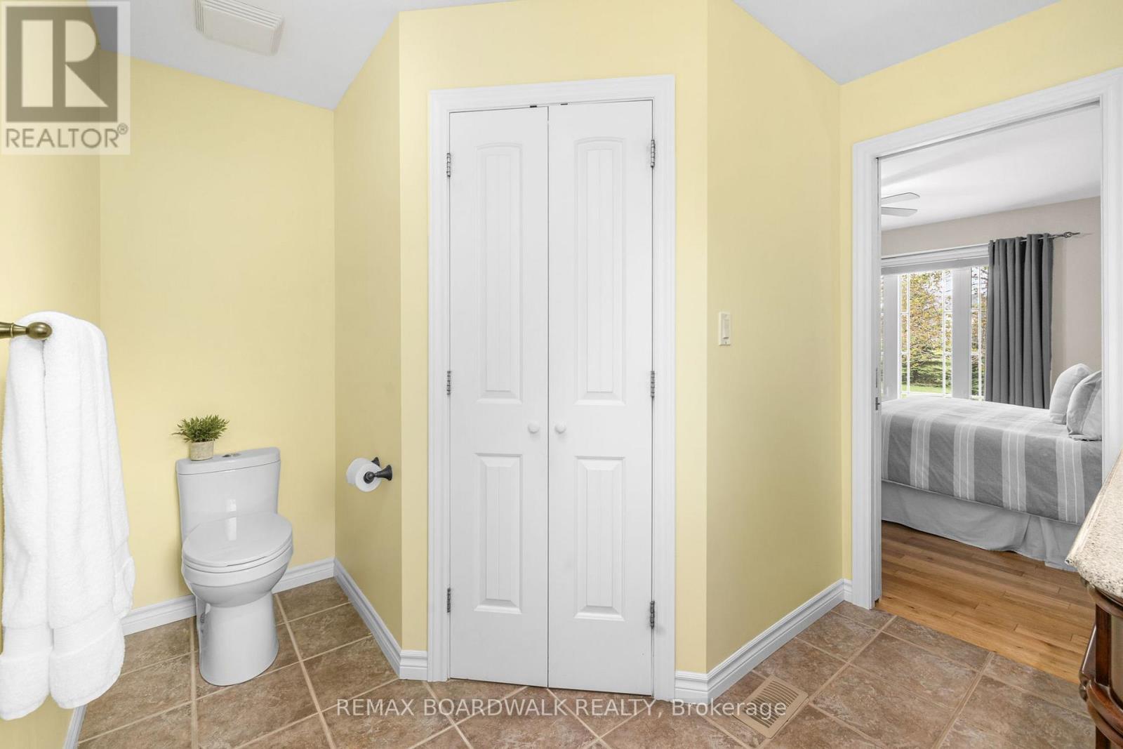 127 MACPHERSON WAY - 24