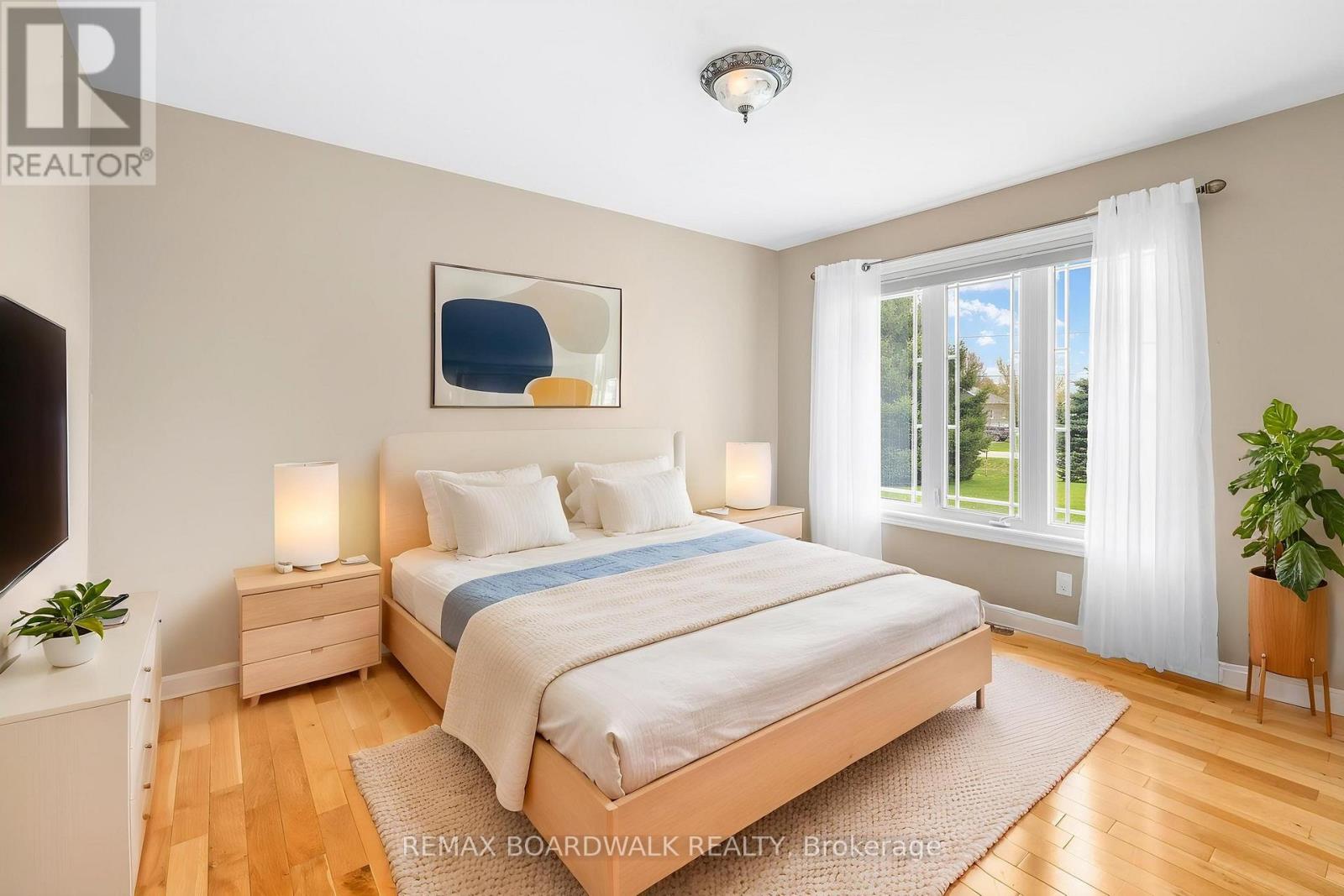127 MACPHERSON WAY - 27