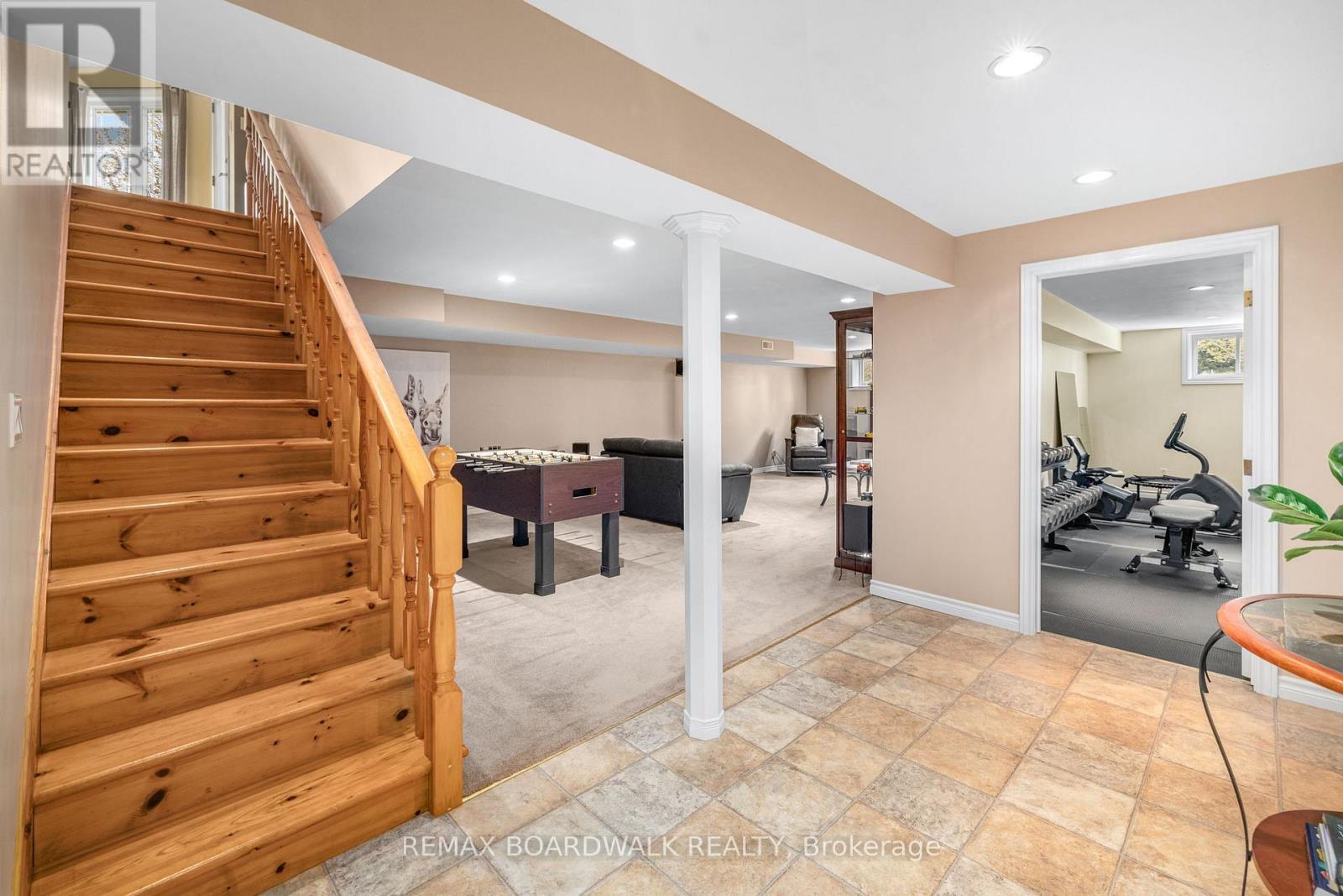 127 MACPHERSON WAY - 29