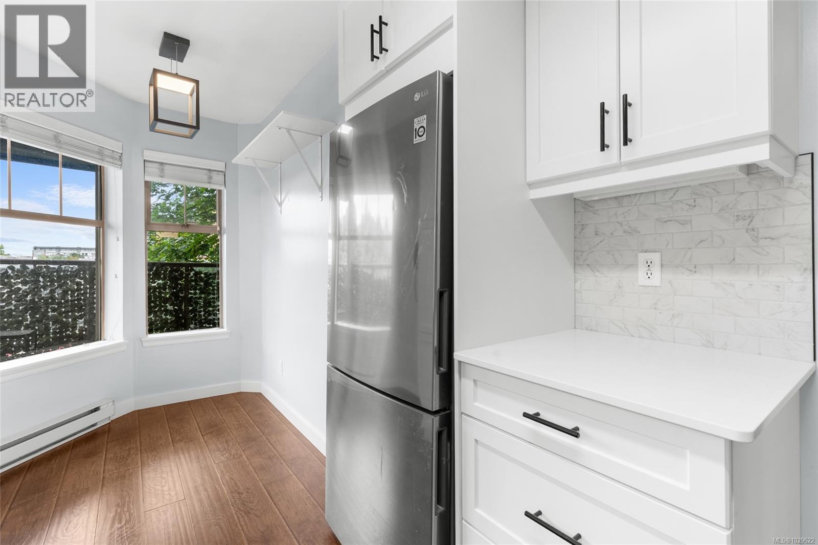 #305 935 Johnson St - 5
