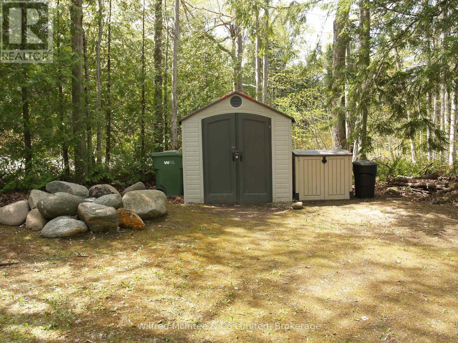 199 THOMPSON AVENUE - 17
