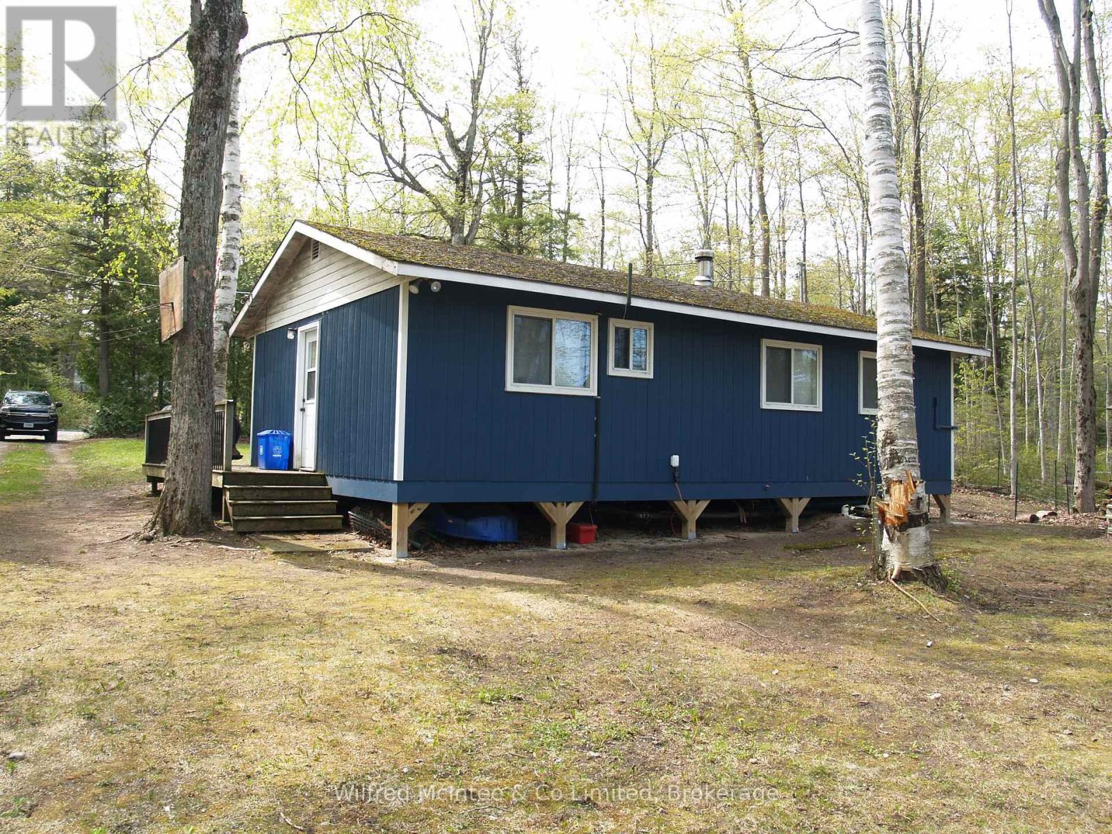 199 THOMPSON AVENUE - 21