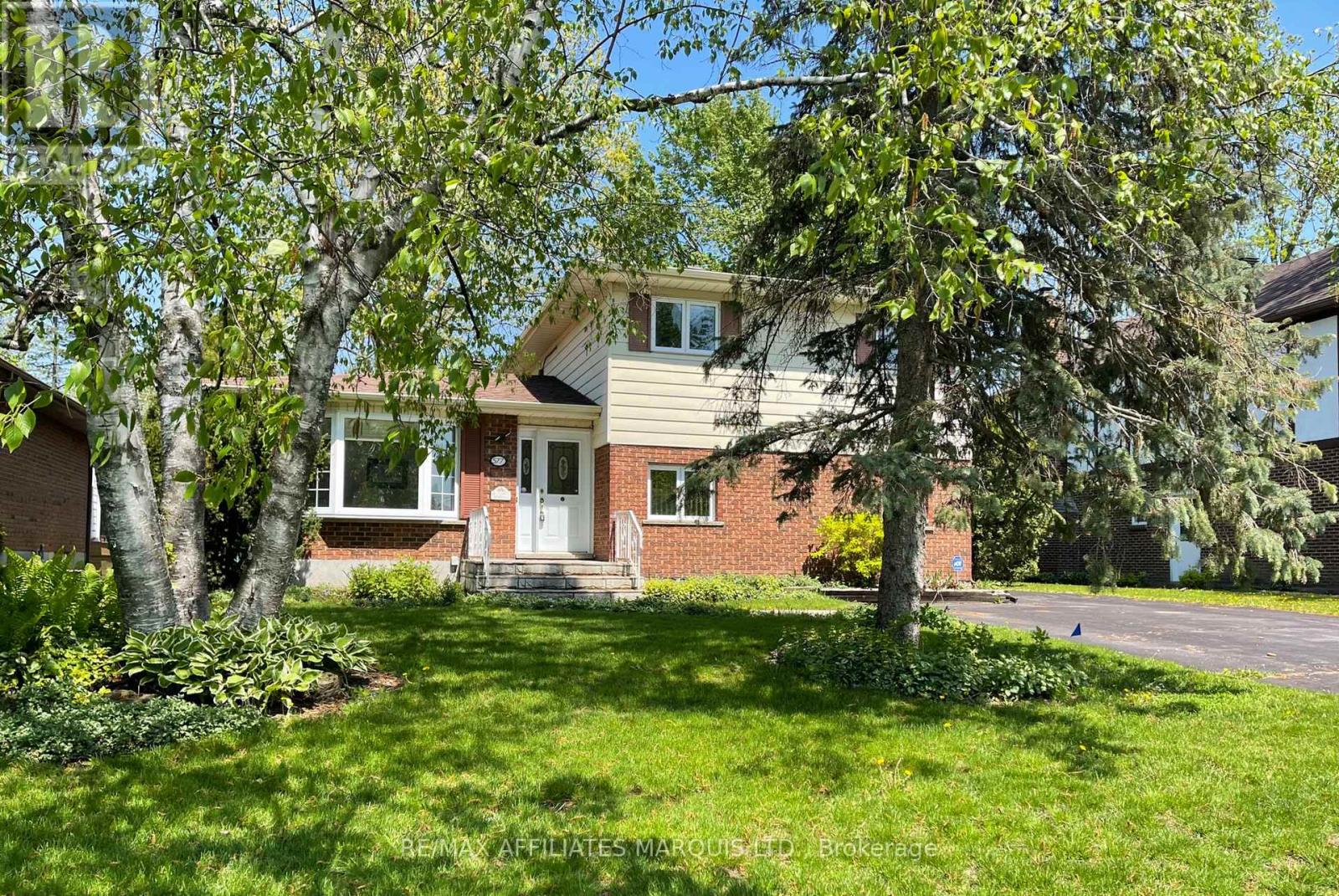 577 LYNWOOD DRIVE - 1