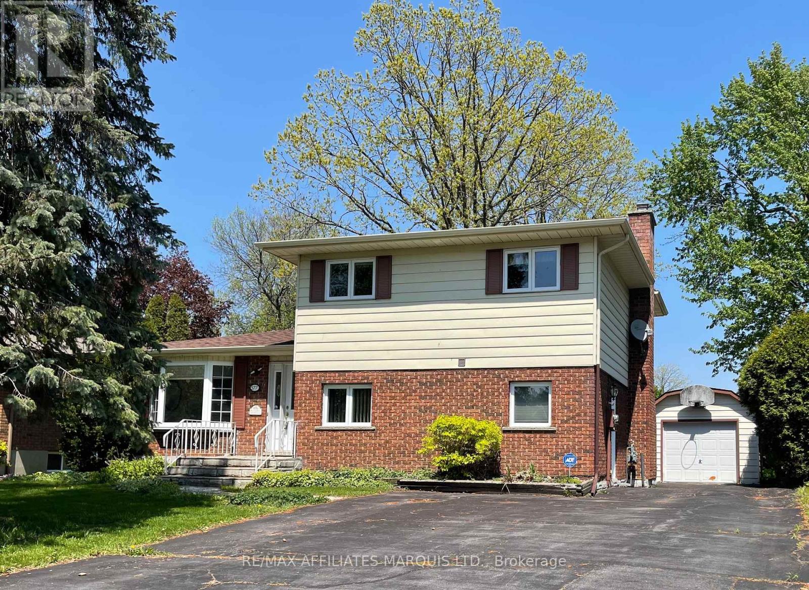 577 LYNWOOD DRIVE - Image 2