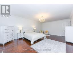 4 Robaldon Road, Toronto, ON M9A5A7 Photo 24
