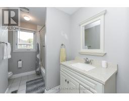 4 Robaldon Road, Toronto, ON M9A5A7 Photo 17