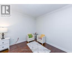 4 Robaldon Road, Toronto, ON M9A5A7 Photo 14