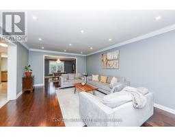 4 Robaldon Road, Toronto, ON M9A5A7 Photo 19