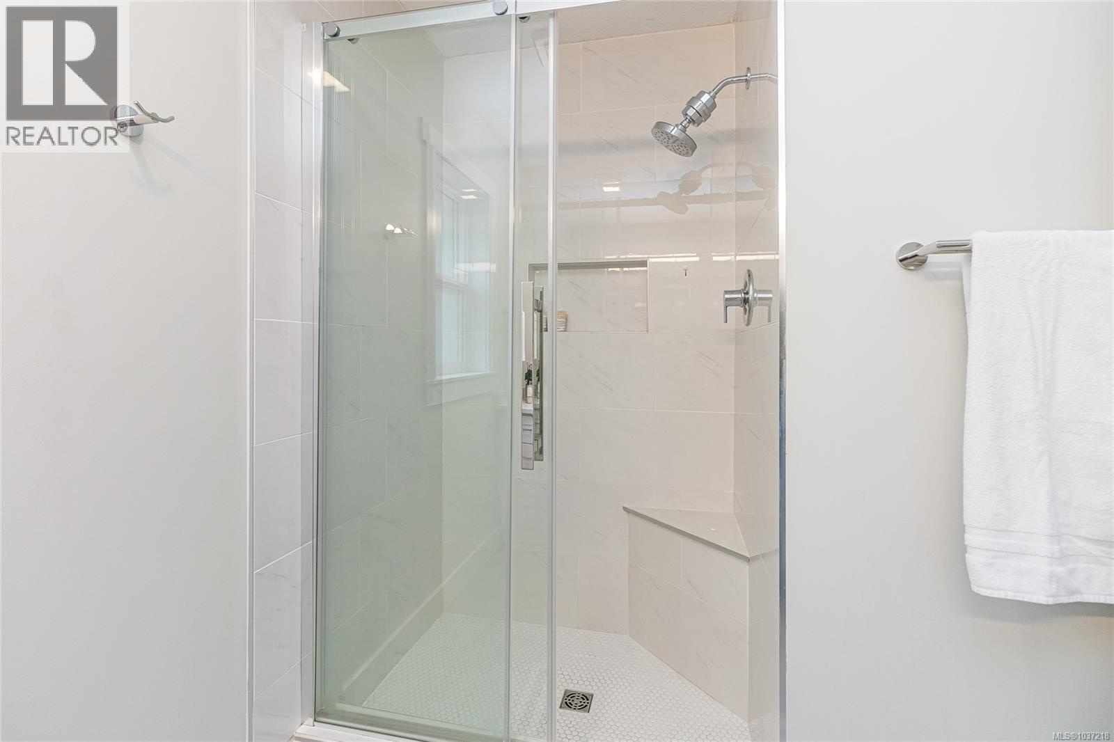 3729 Panorama Cres - 36