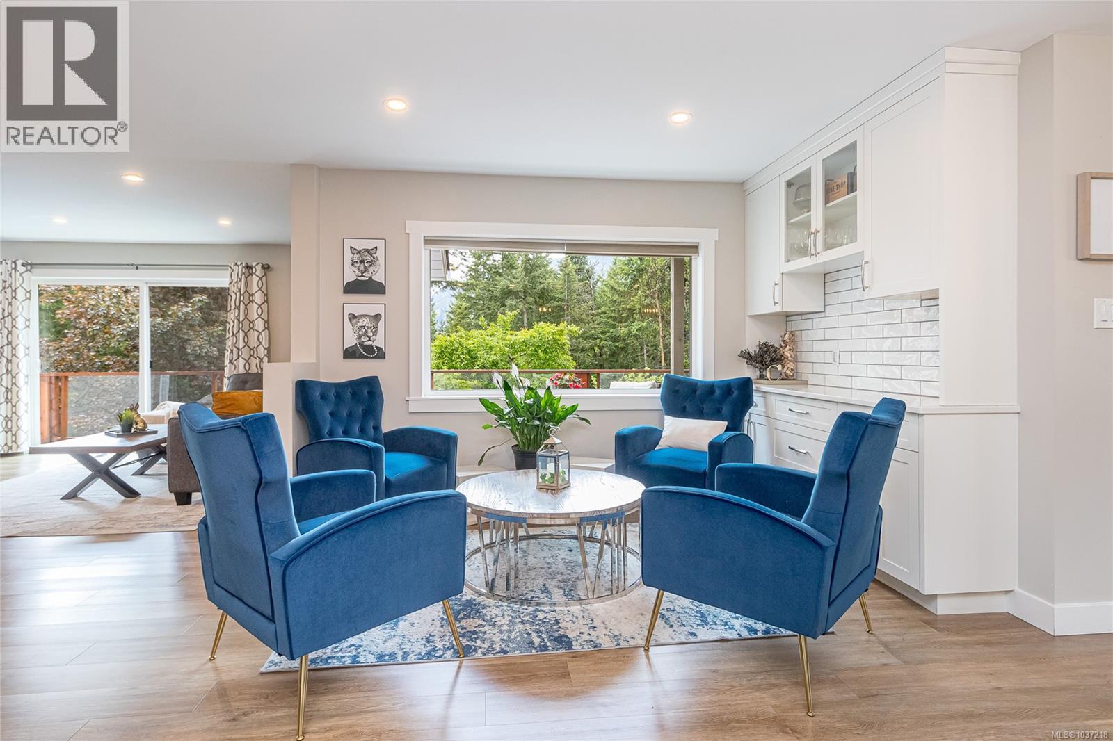 3729 Panorama Cres - 25