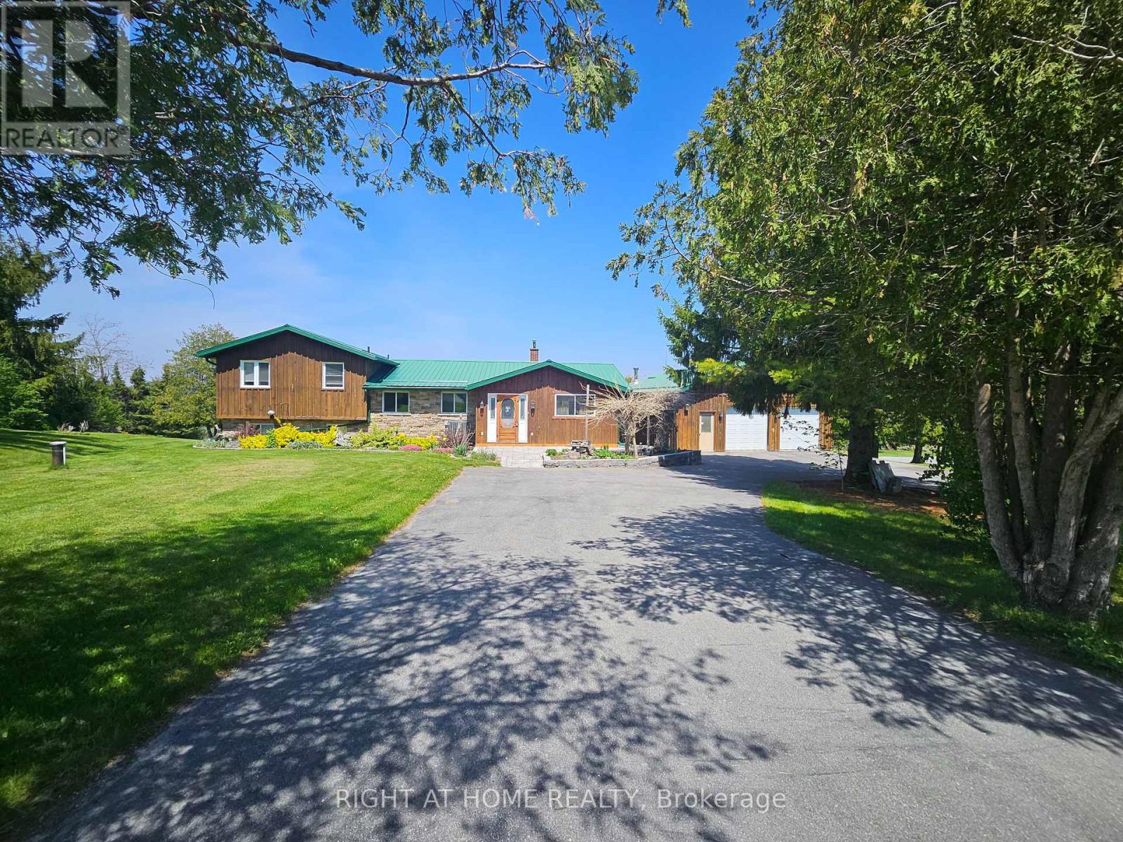 152 GRANDVIEW DRIVE - 3