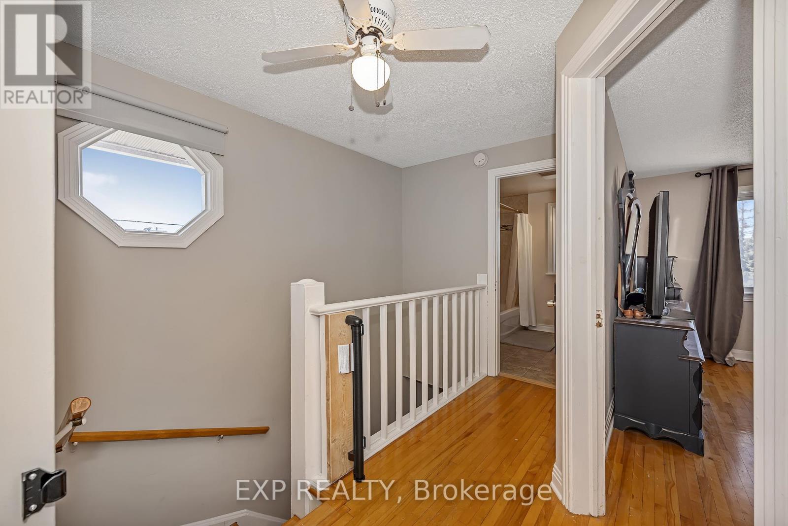 1470 LAPERRIERE AVENUE - 16
