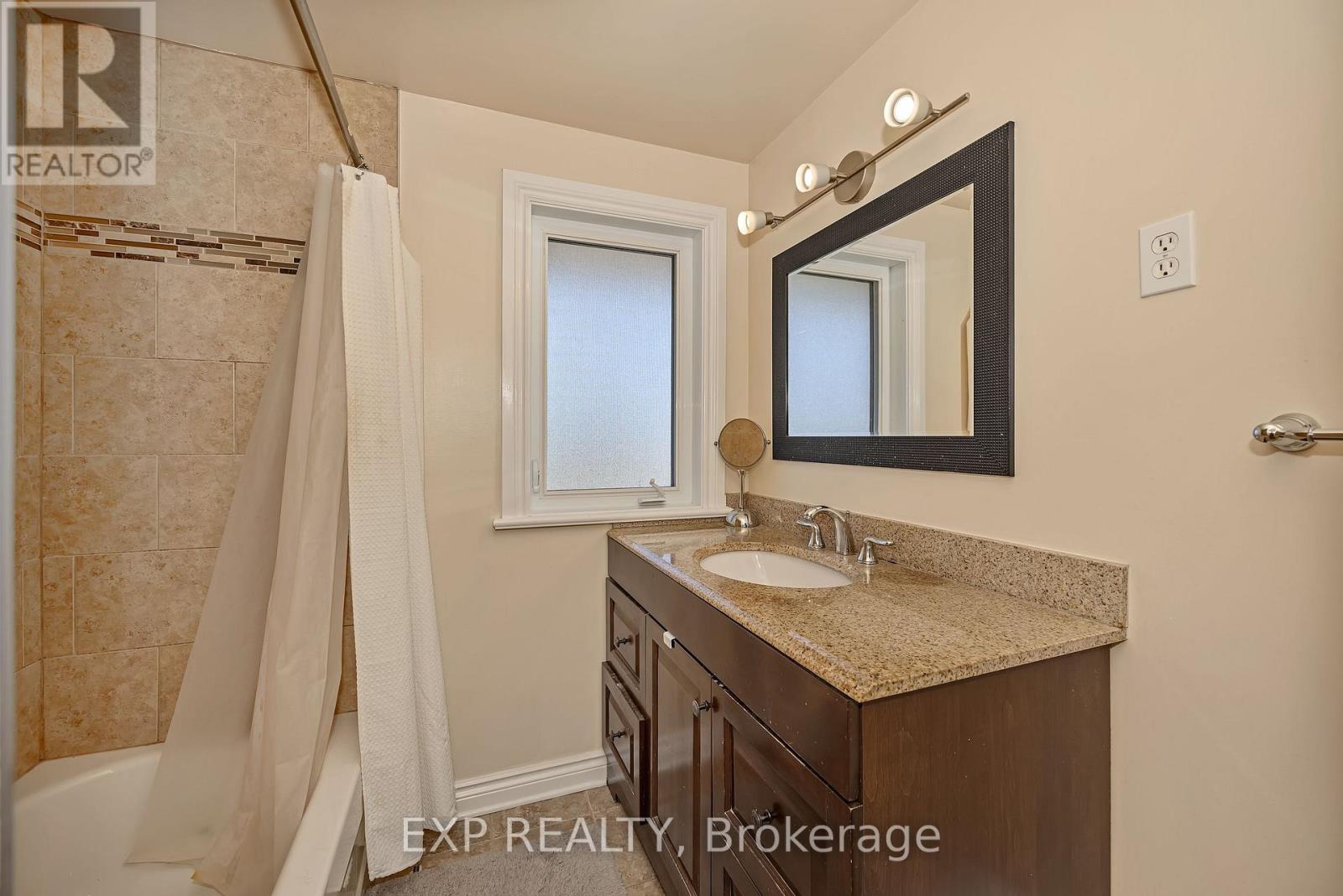 1470 LAPERRIERE AVENUE - 23