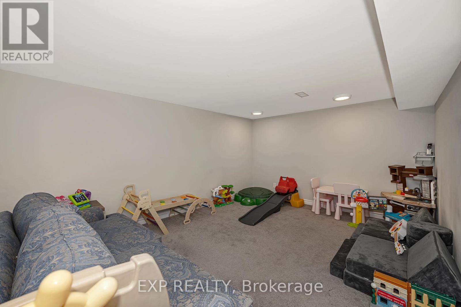 1470 LAPERRIERE AVENUE - 26