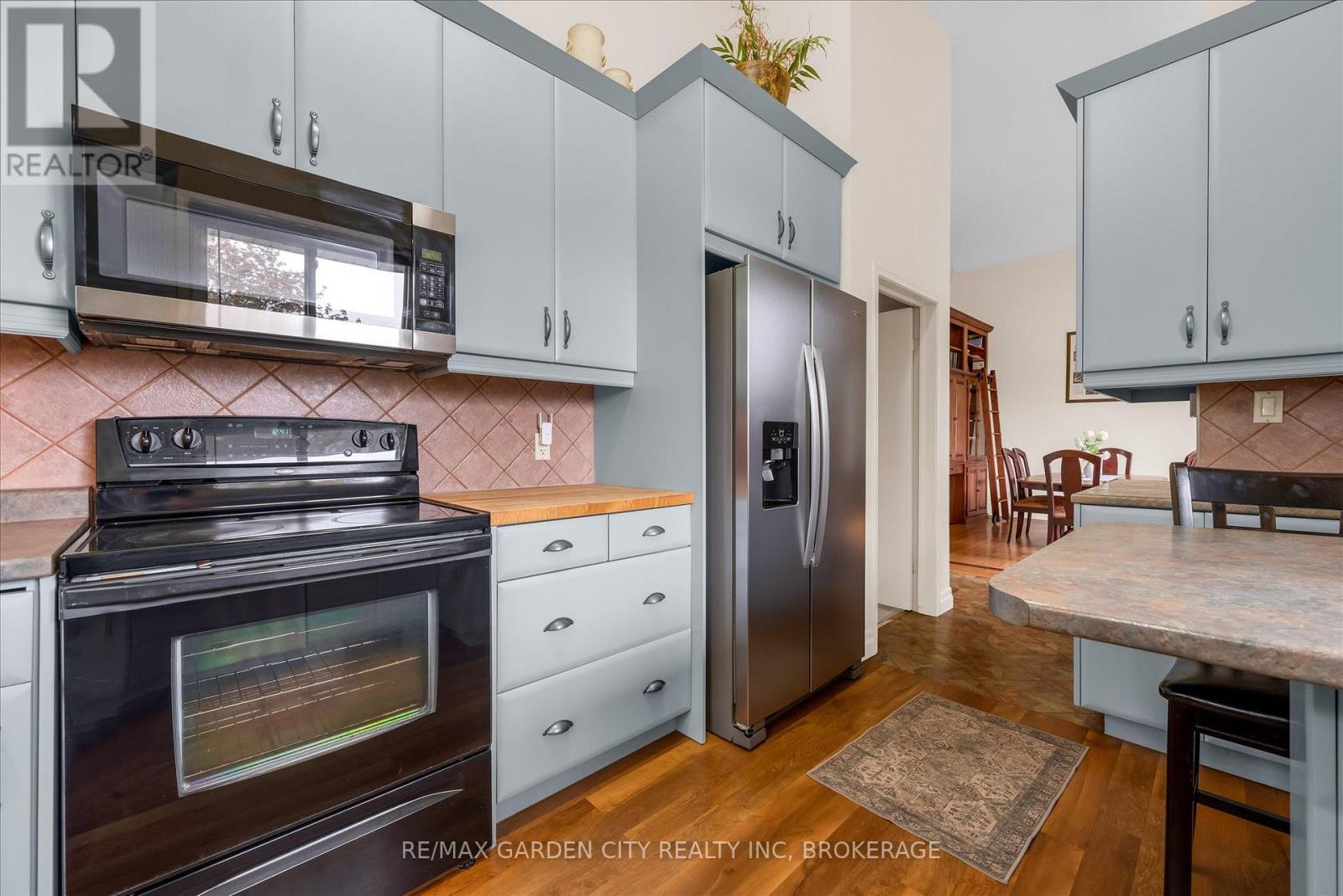 44 ALEXANDRA BOULEVARD - 5