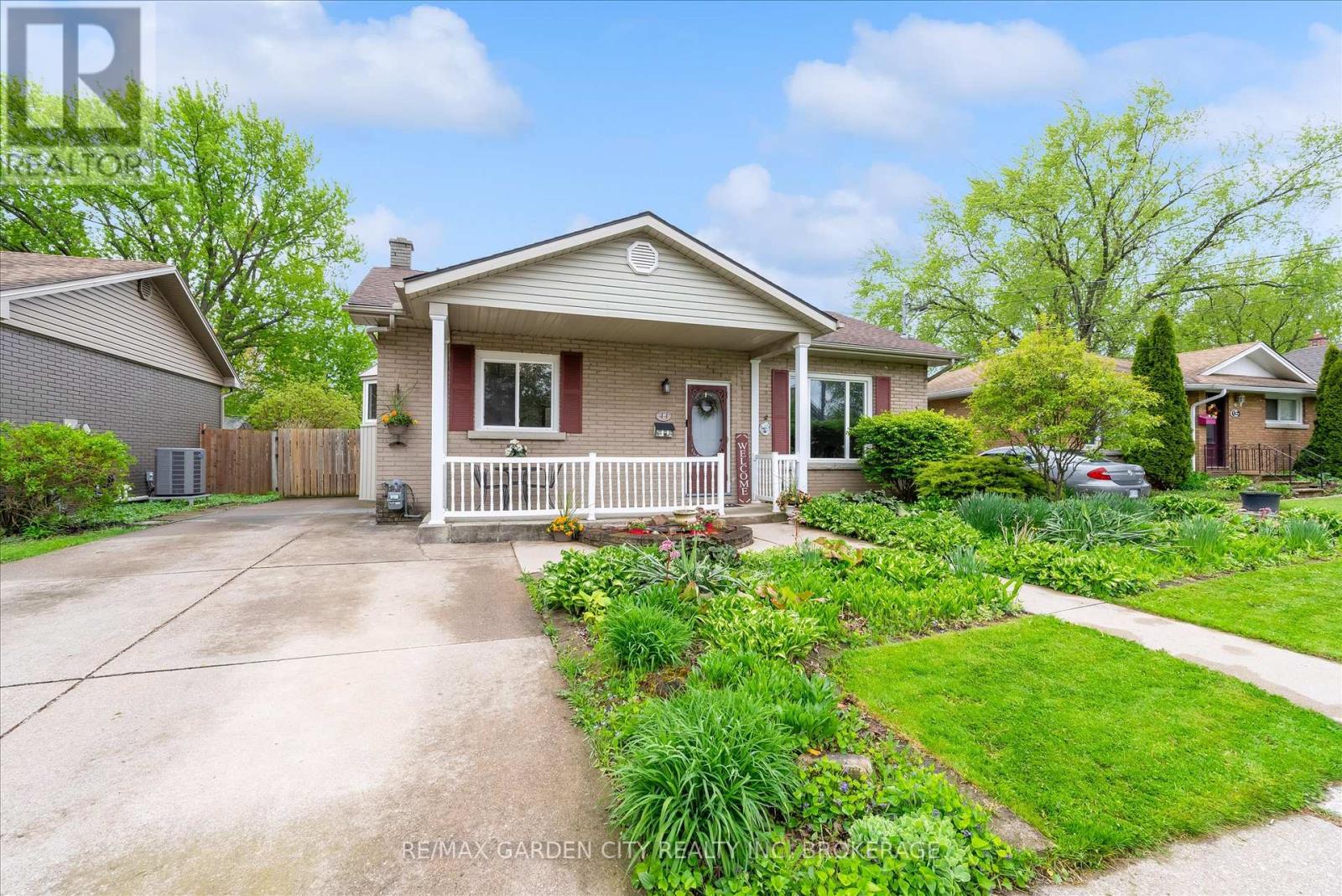 44 ALEXANDRA BOULEVARD - 2